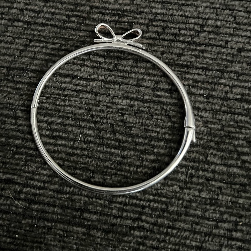♠️Kate Spade sterling silver bow bangle